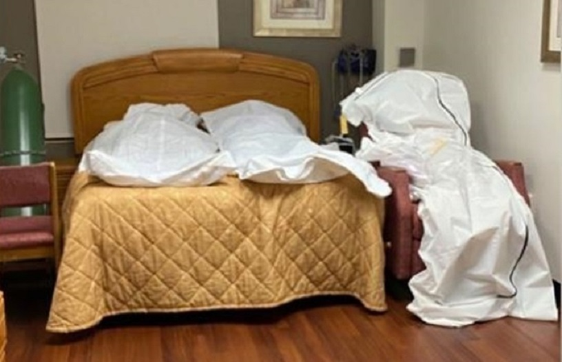 Đau lòng hình ảnh thi thể bệnh nhân chất chồng trong bệnh viện Mỹ - 1
