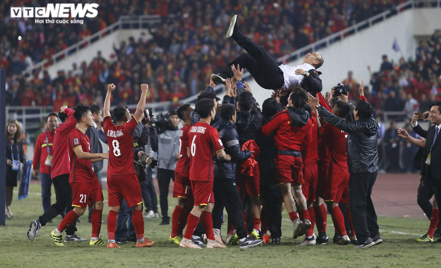 Tuyển Việt Nam nghỉ hết năm, Next Media xoay xở tìm lợi nhuận từ Bundesliga - 1