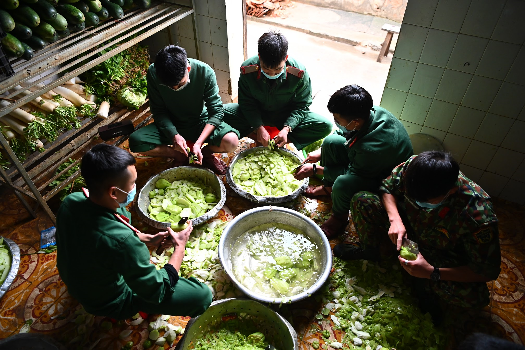 Thượng tướng Nguyễn Chí Vịnh kể chuyện quân đội chống ‘giặc’ COVID-19 - 12