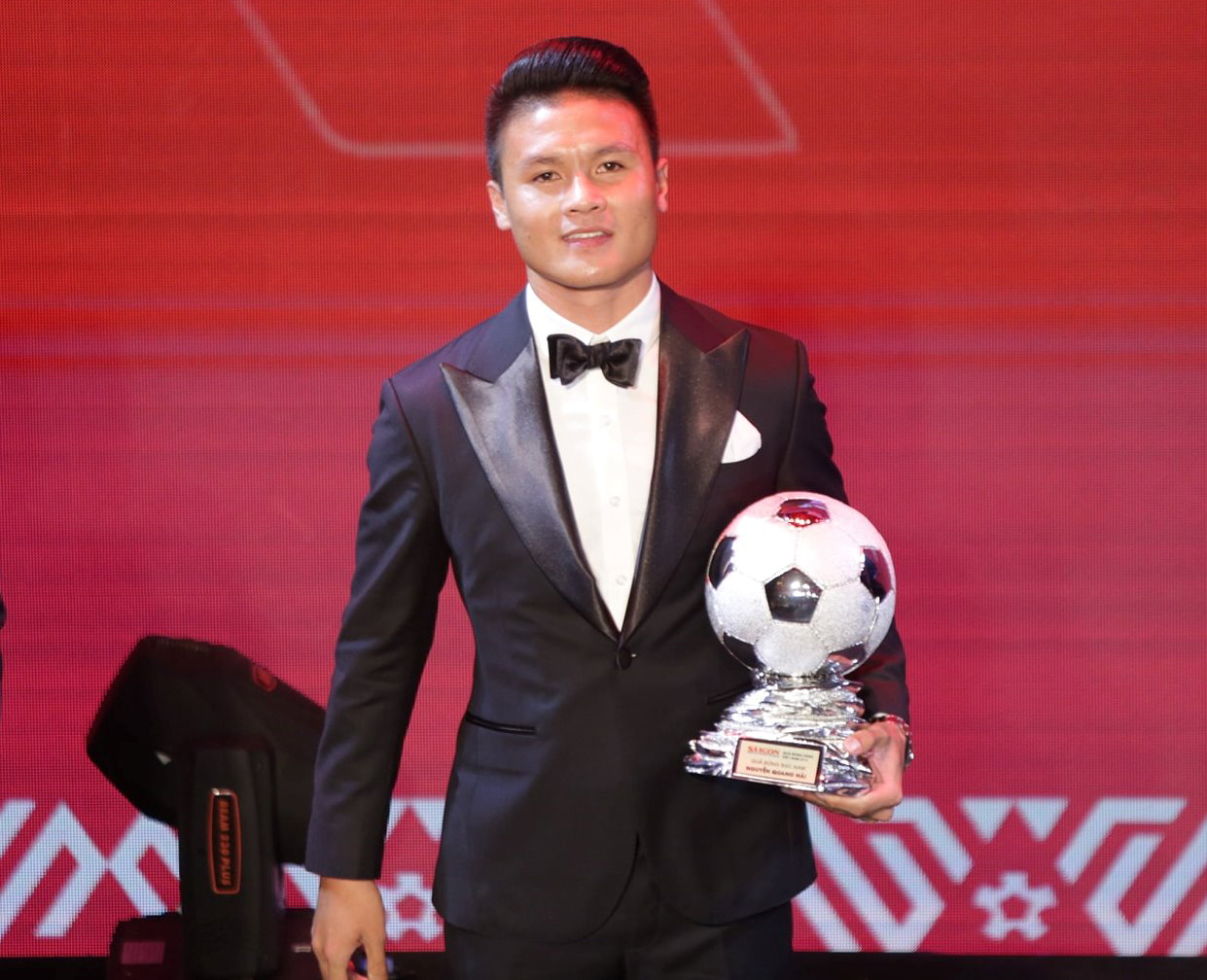 Chuyên gia: Hà Nội FC không thể mãi im lặng, Quang Hải nên nói lời xin lỗi - 2