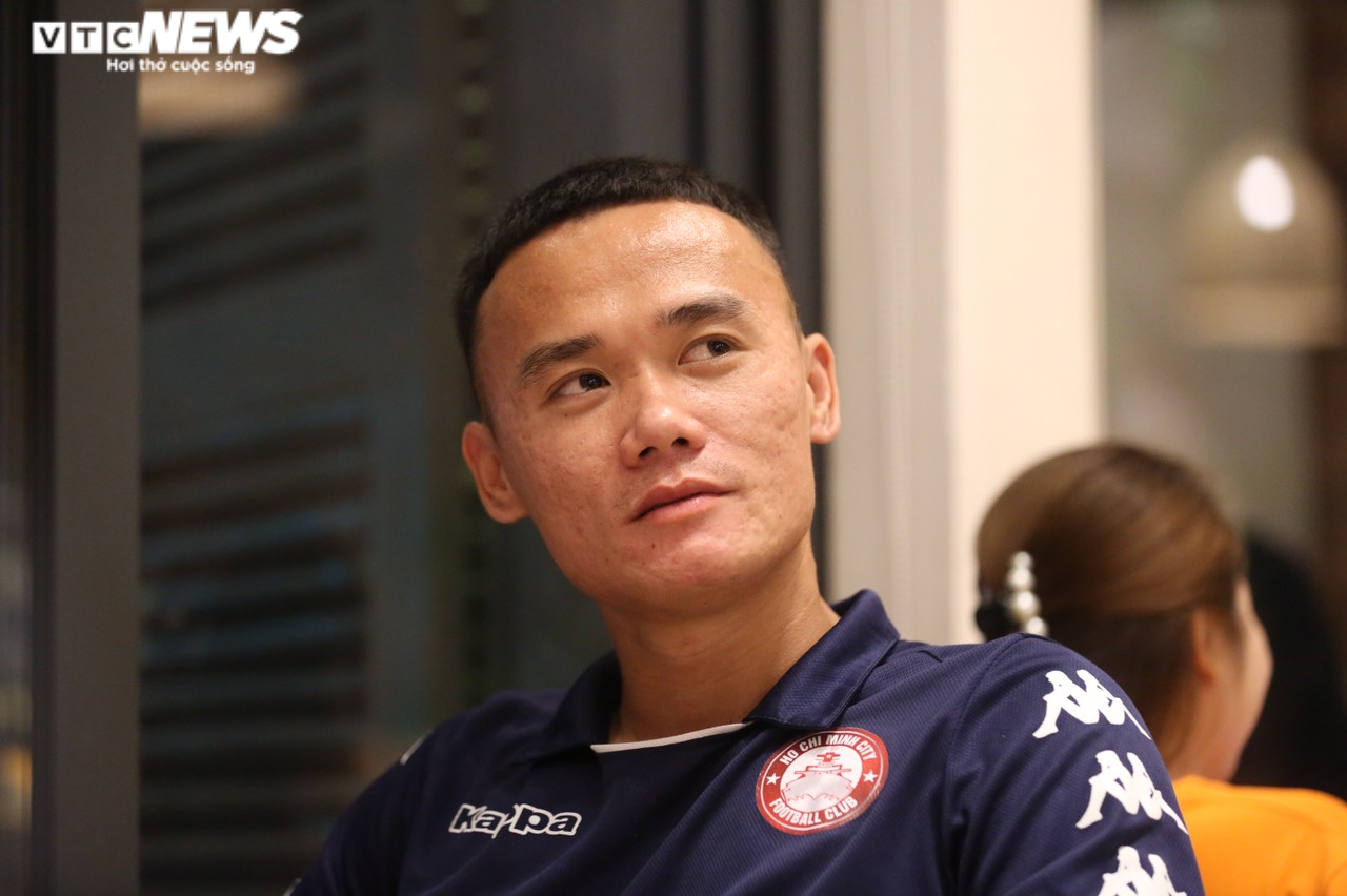 Cầu thủ từng dạt sang Lào, đứt 2 dây chằng trở thành hiện tượng V-League - 3