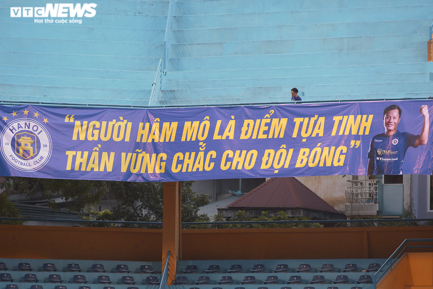 Sinh nhật buồn tẻ của Hà Nội FC: Bầu Hiển kém vui, khán giả lục tục bỏ về - 9