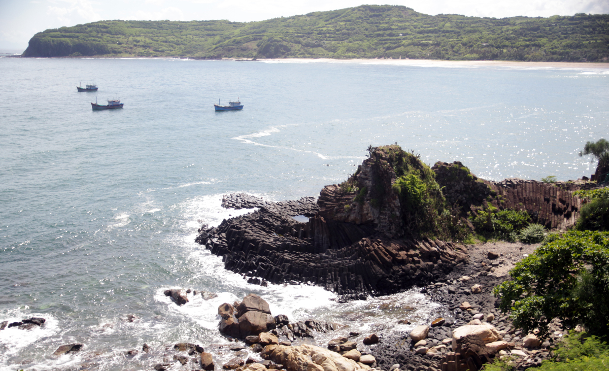 Bức tranh hoang sơ tuyệt đẹp của Gành Đèn, Phú Yên - 10