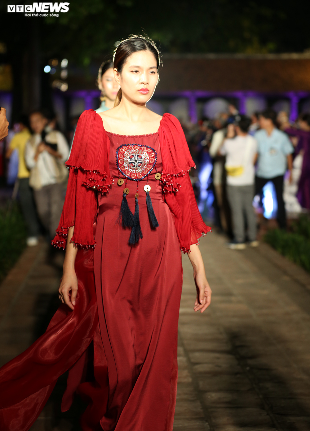 Nhà thiết kế Hoài Nguyễn mang cao nguyên đá Đồng Văn xuống Văn Miếu - 5