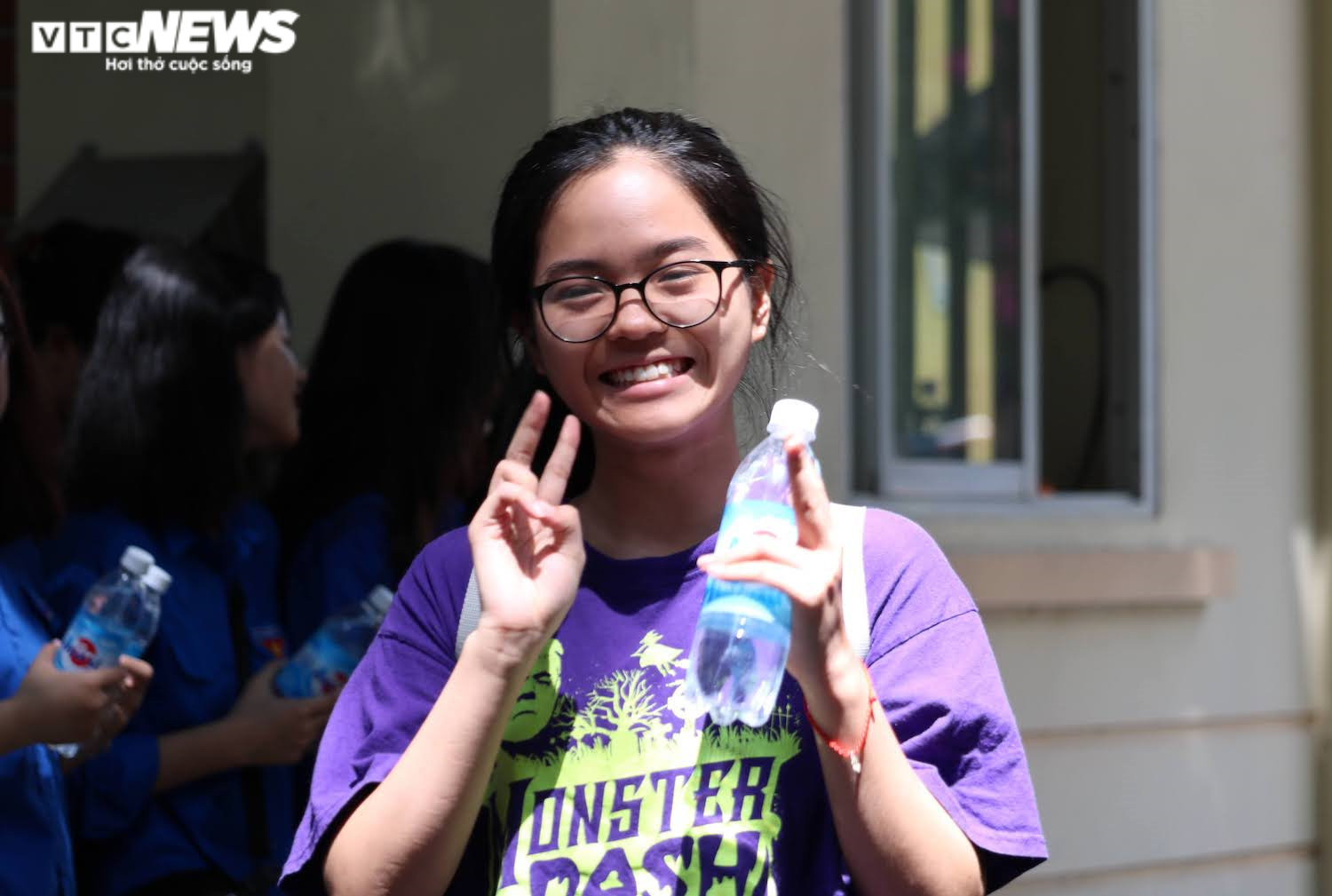 Hình ảnh ấn tượng khép lại kỳ thi vào lớp 10 giữa tiết trời nóng nực ở Hà Nội - 6