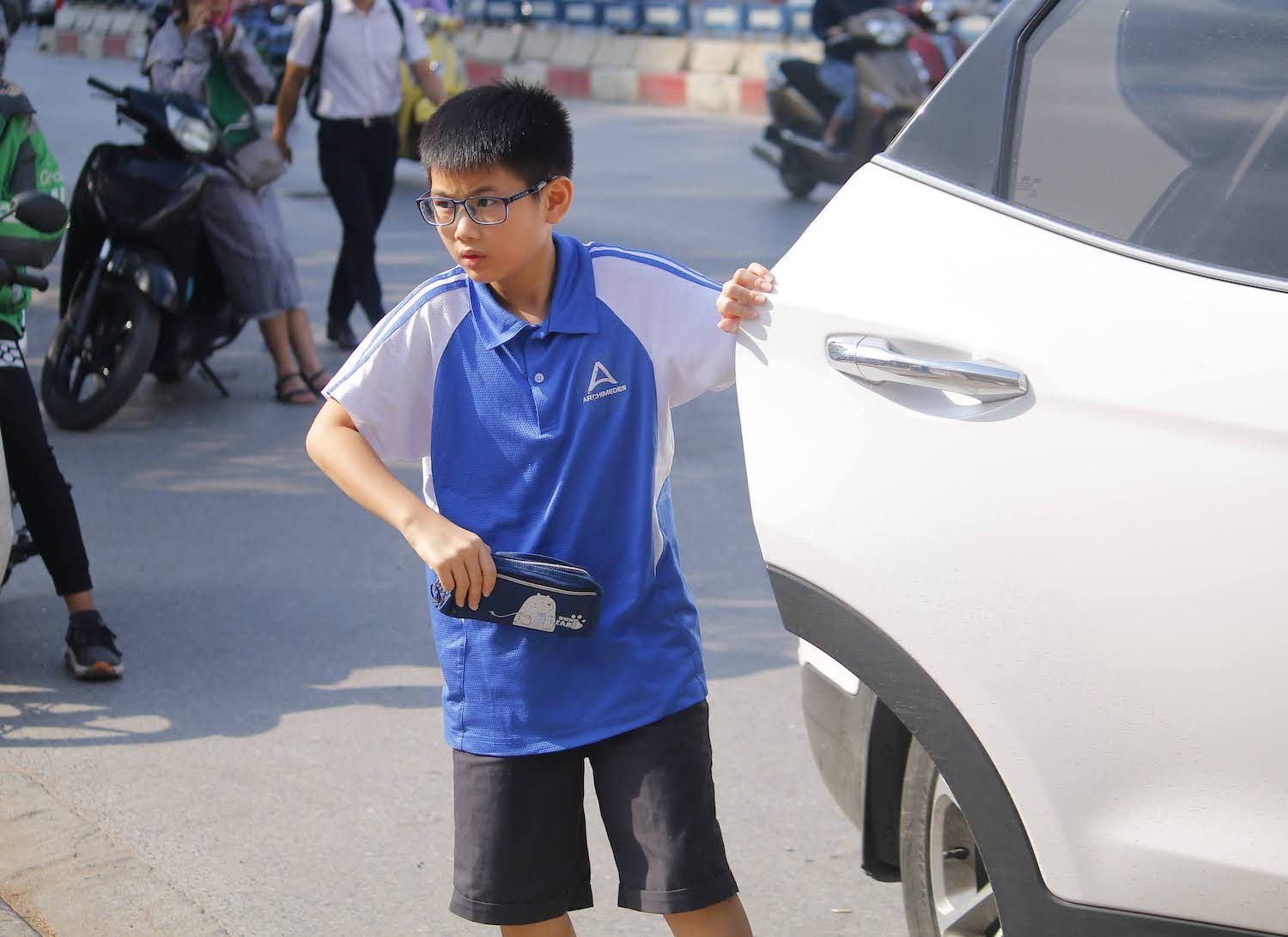 Cuộc đua nghẹt thở của học sinh thi vào lớp 6 trường chuyên hot nhất Hà Nội - 1