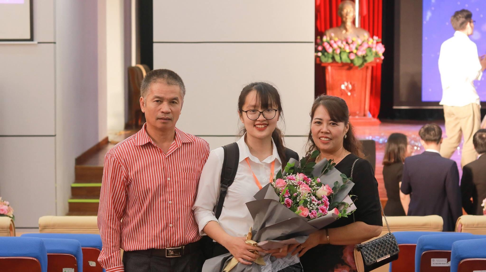 Thủ khoa ĐH Kinh tế quốc dân từng đăng ký 25 tín chỉ/kỳ, sở hữu profile cực đỉnh - 4