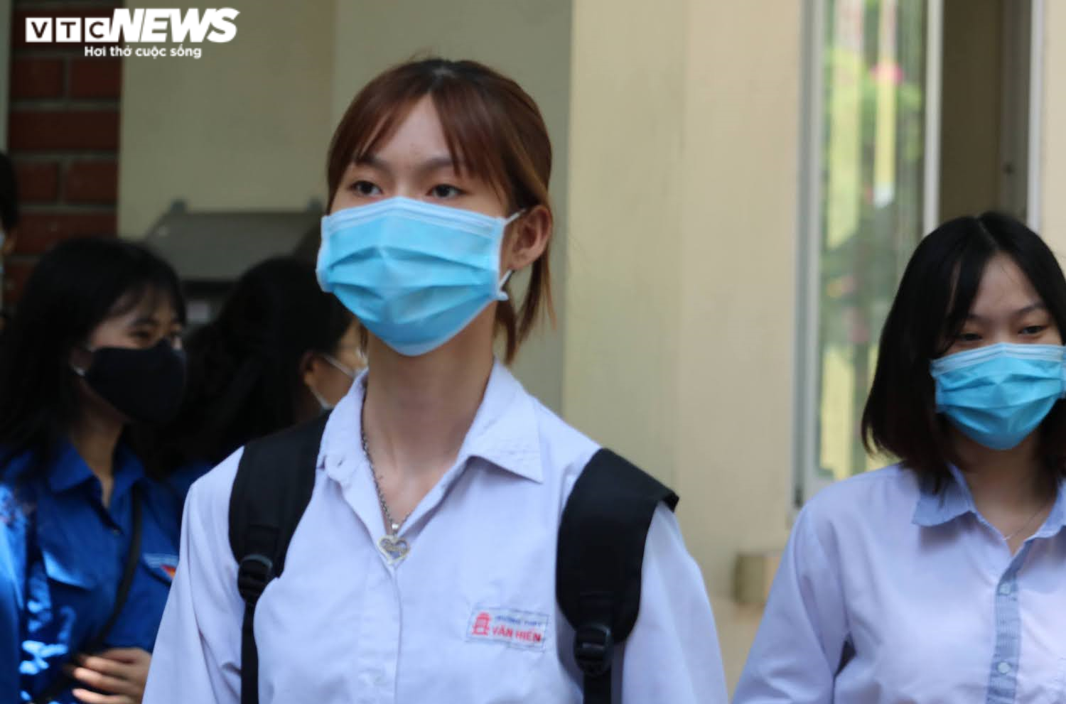 Tổ hợp các môn tự nhiên: Đề Lý và Hoá 'dễ thở', đề Sinh 'khó nhằn' - 5