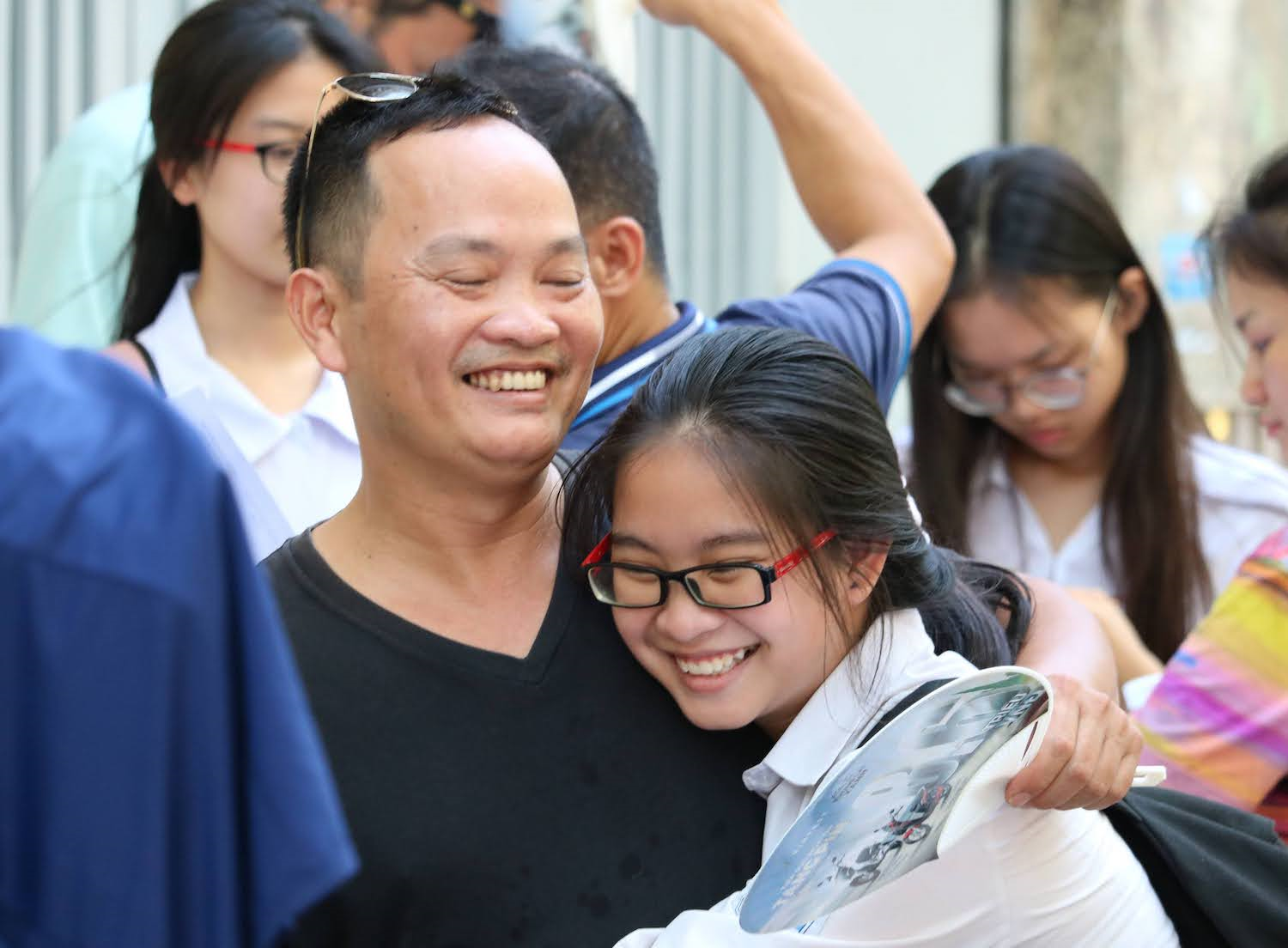 Những khoảnh khắc 'triệu views' phụ huynh sát cánh cùng con vượt qua mùa thi - 2