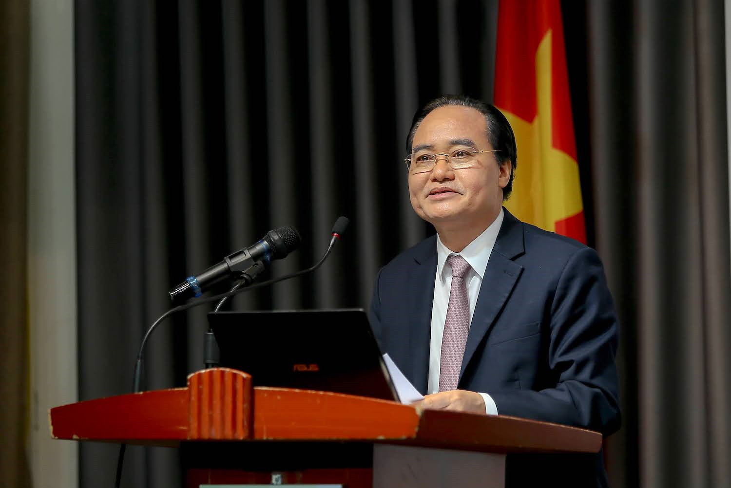 30 đại học đầu tiên được gắn sao theo chuẩn Việt Nam, Bộ trưởng GD&ĐT nói gì? - 2