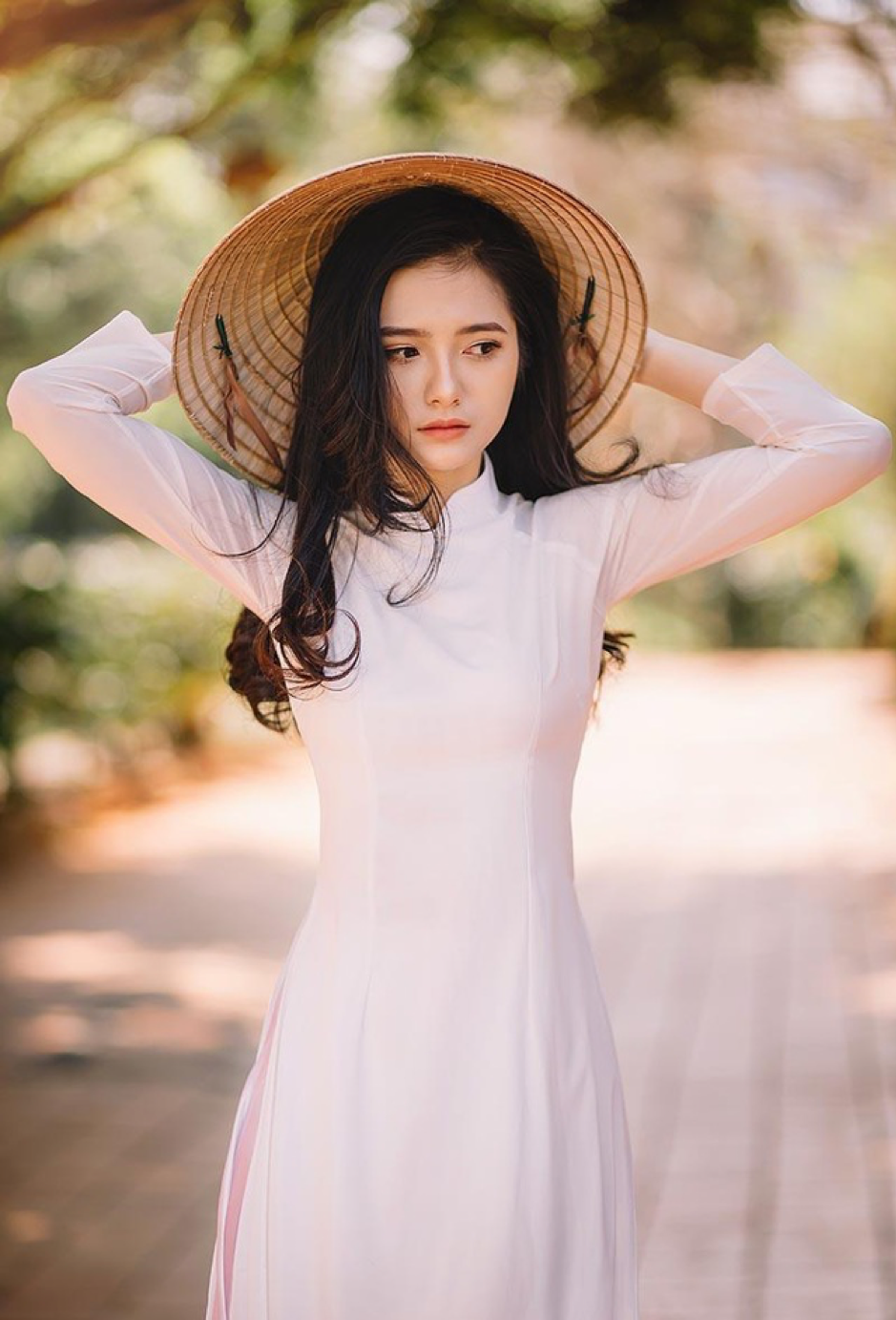 Nữ sinh ngành Dược hóa nàng thơ trong tà áo dài trắng - 4