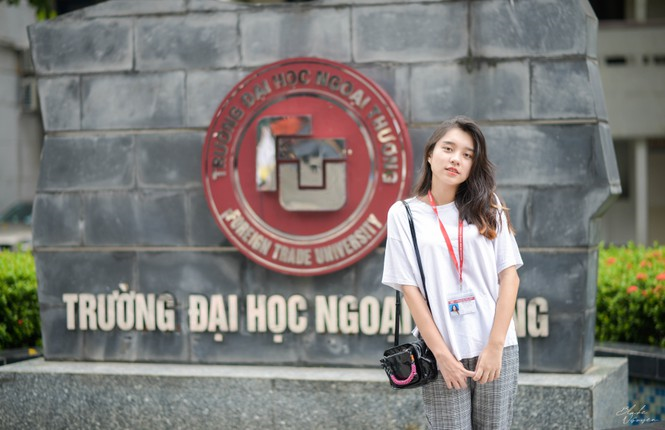 Vẻ đẹp hút hồn của thủ khoa khối D ngày nhập học - 1