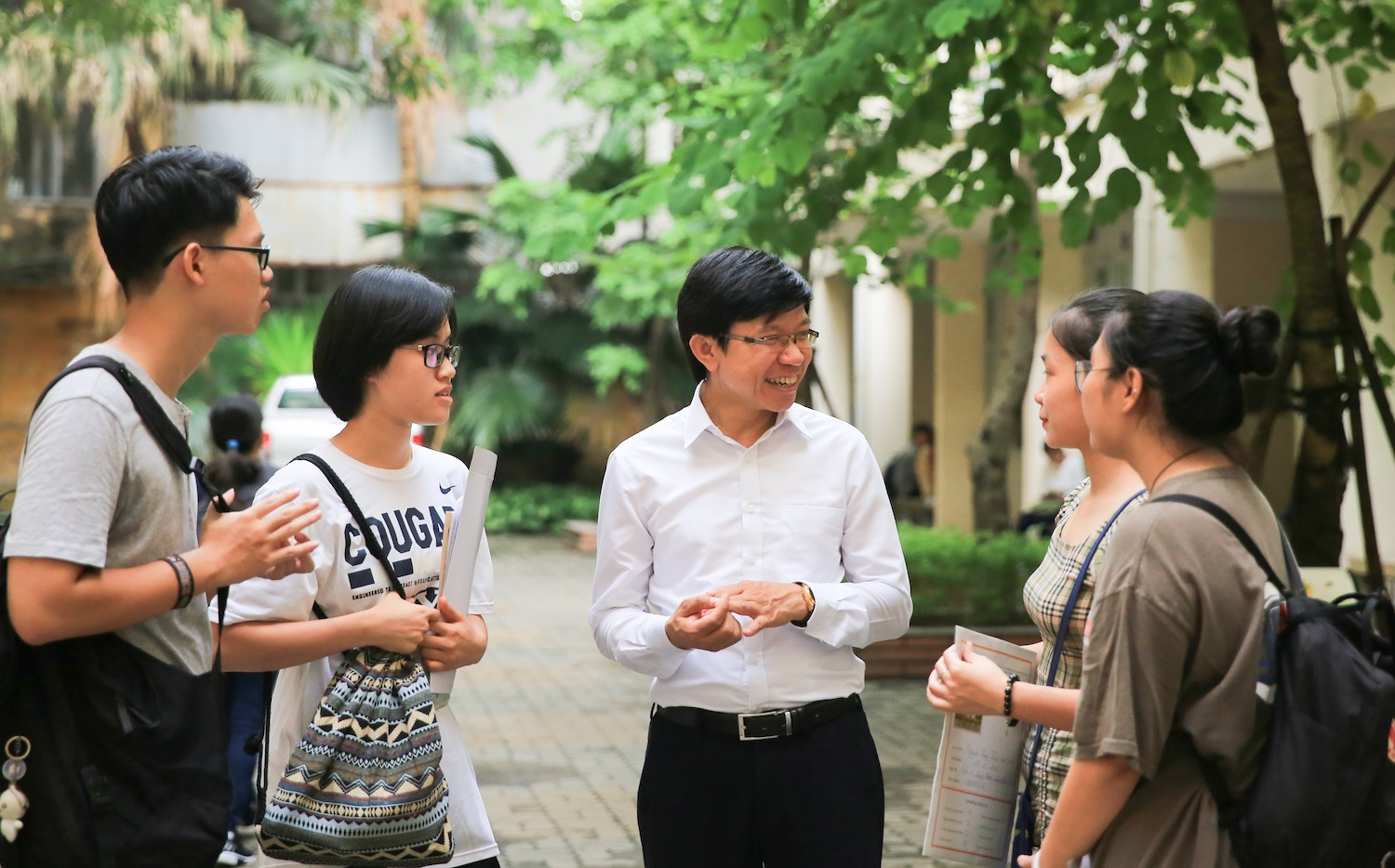 Hiệu trưởng từ chức, ai sẽ điều hành Đại học Khoa học Xã hội và Nhân văn Hà Nội? - 1