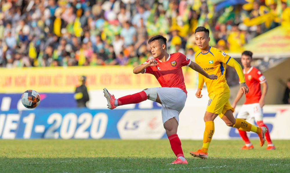 HLV Phạm Minh Đức: 'Tôi thích dạy cầu thủ của mình trở thành ngôi sao' - 9