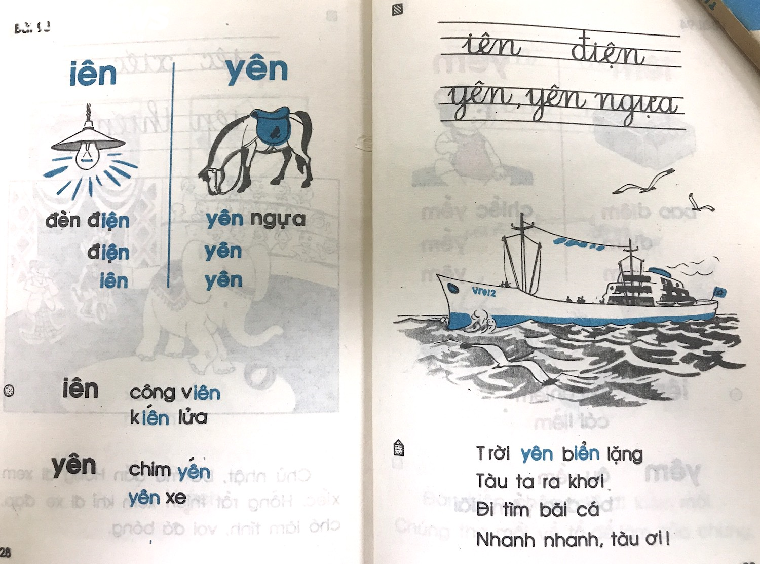 30 năm trước, trẻ được nuôi dưỡng tình yêu đất nước qua từng bài tập đọc lớp 1 - 8