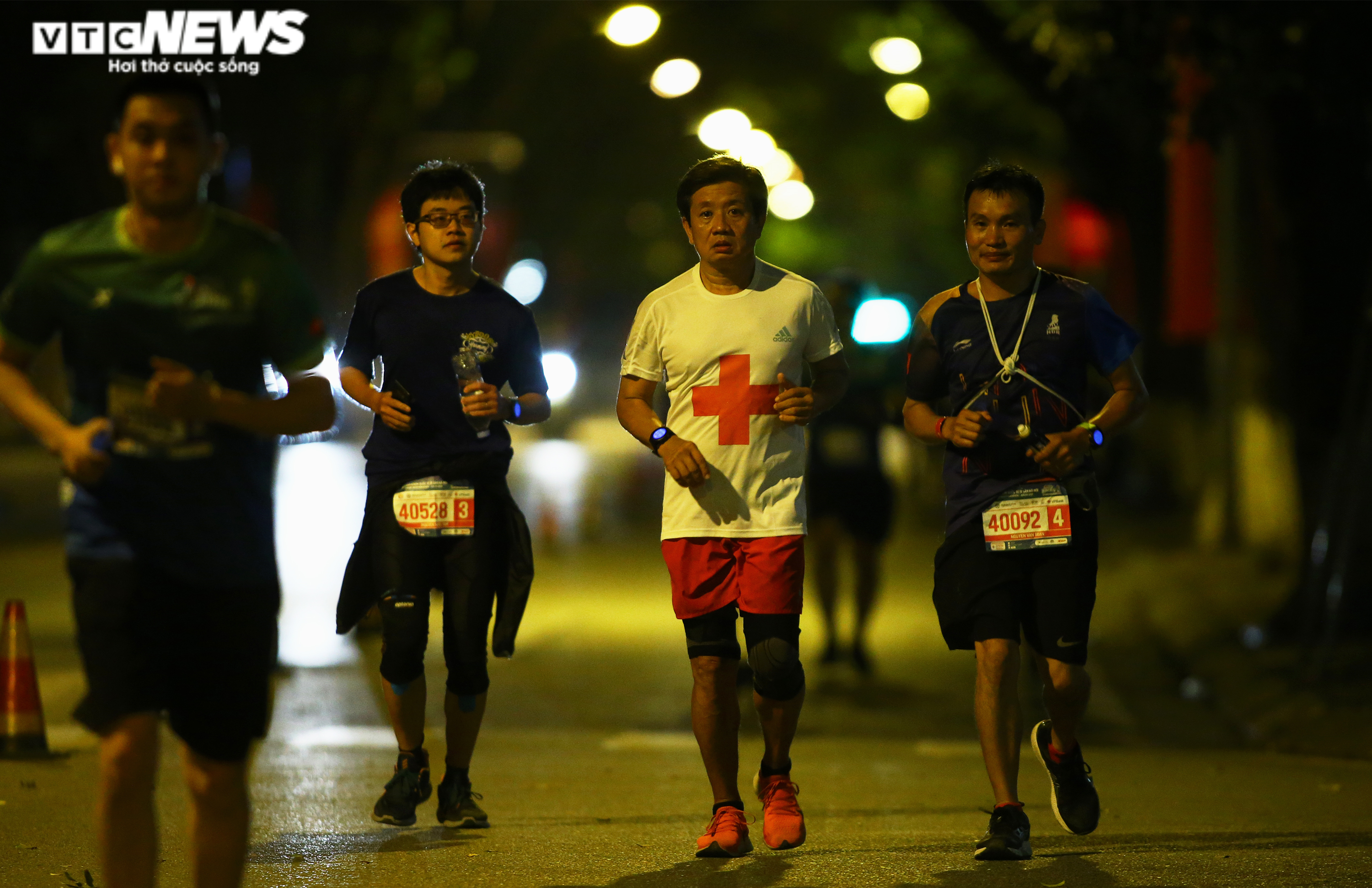 Ông Đoàn Ngọc Hải chinh phục chặng marathon đặc biệt nhất Việt Nam - 4