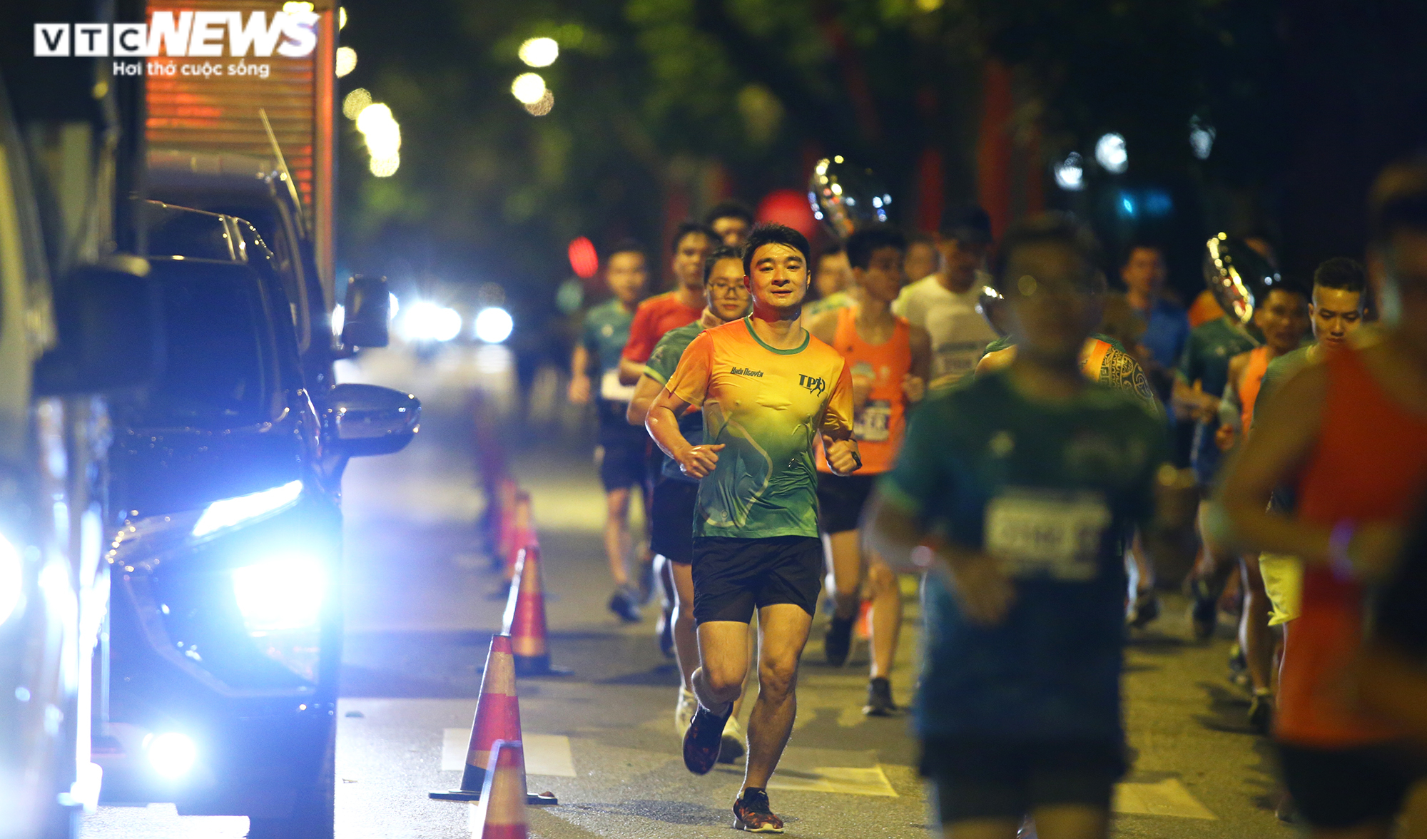 Ông Đoàn Ngọc Hải chinh phục chặng marathon đặc biệt nhất Việt Nam - 13