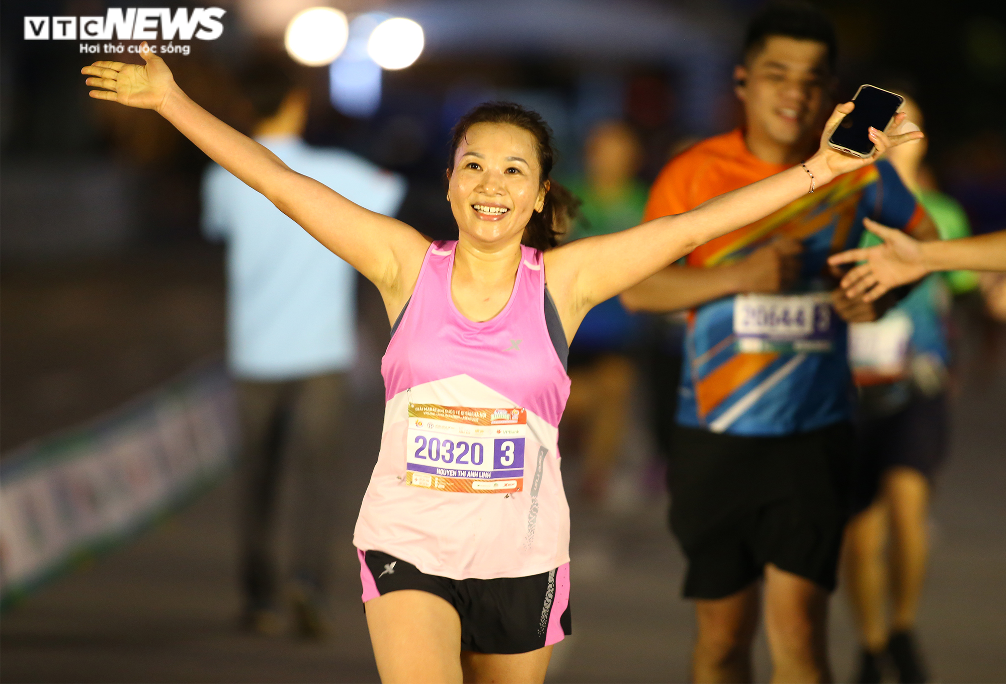 Ông Đoàn Ngọc Hải chinh phục chặng marathon đặc biệt nhất Việt Nam - 16