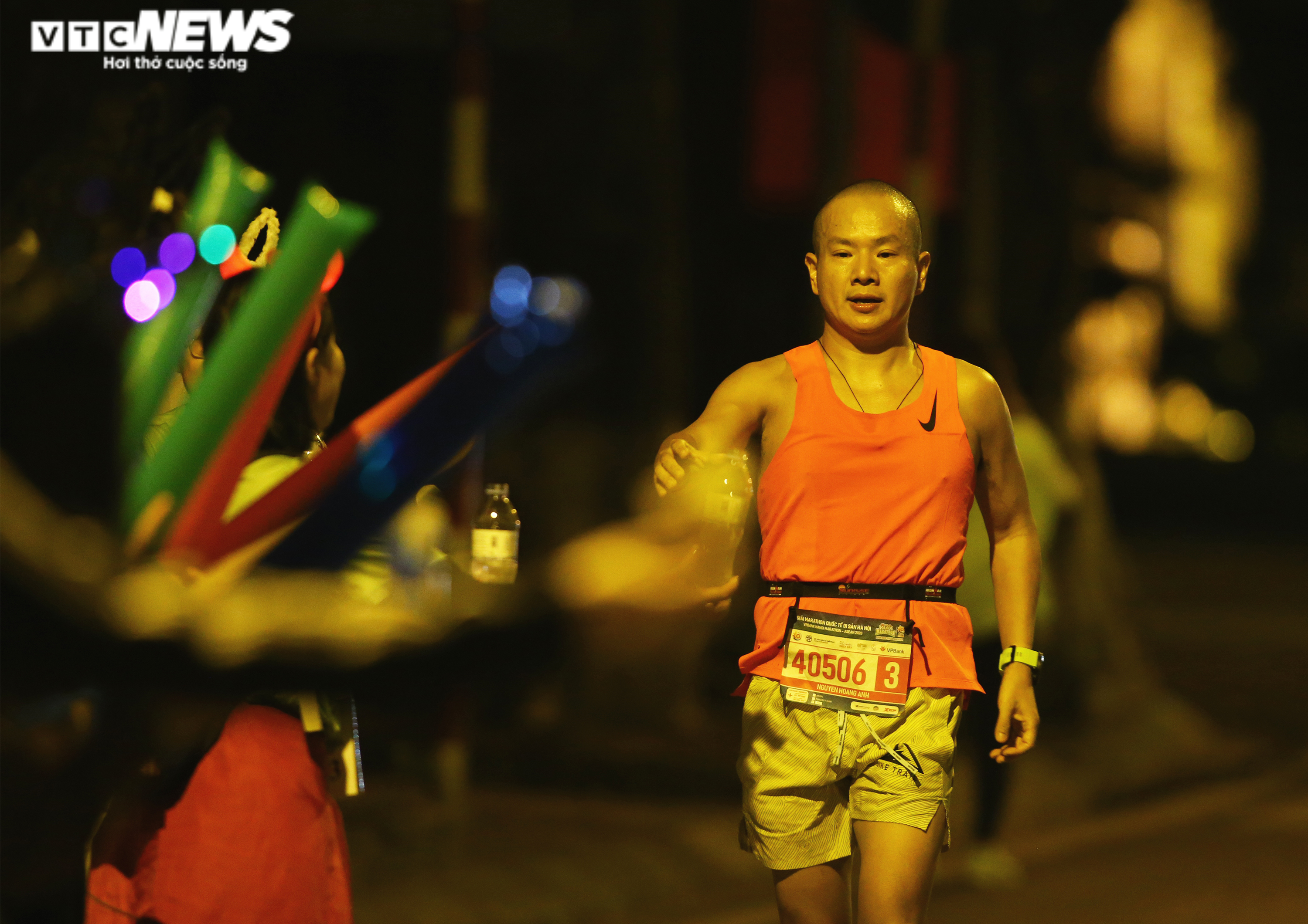 Ông Đoàn Ngọc Hải chinh phục chặng marathon đặc biệt nhất Việt Nam - 10