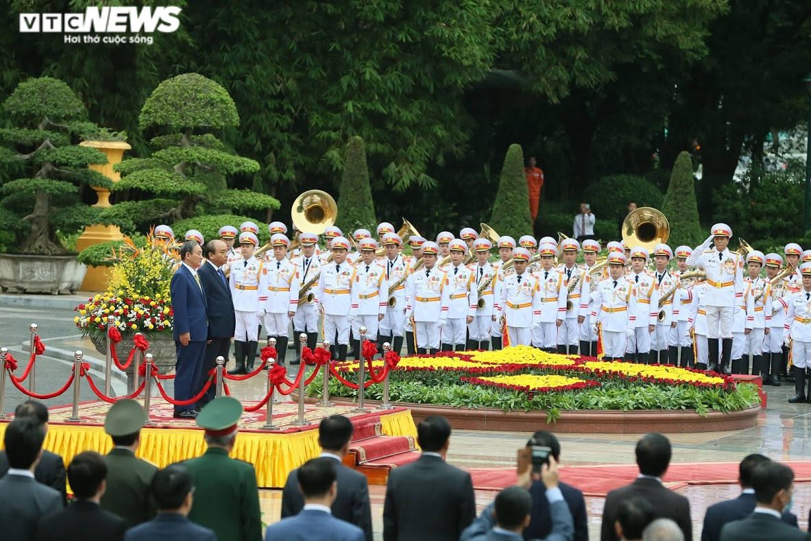 Ảnh: Thủ tướng Nguyễn Xuân Phúc tiếp đón Thủ tướng Nhật Bản Yoshihide Suga - 2