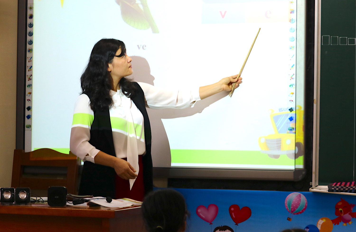 Giáo viên dạy trẻ học thế nào khi chờ sách Tiếng Việt 1 sửa 'sạn'? - 1