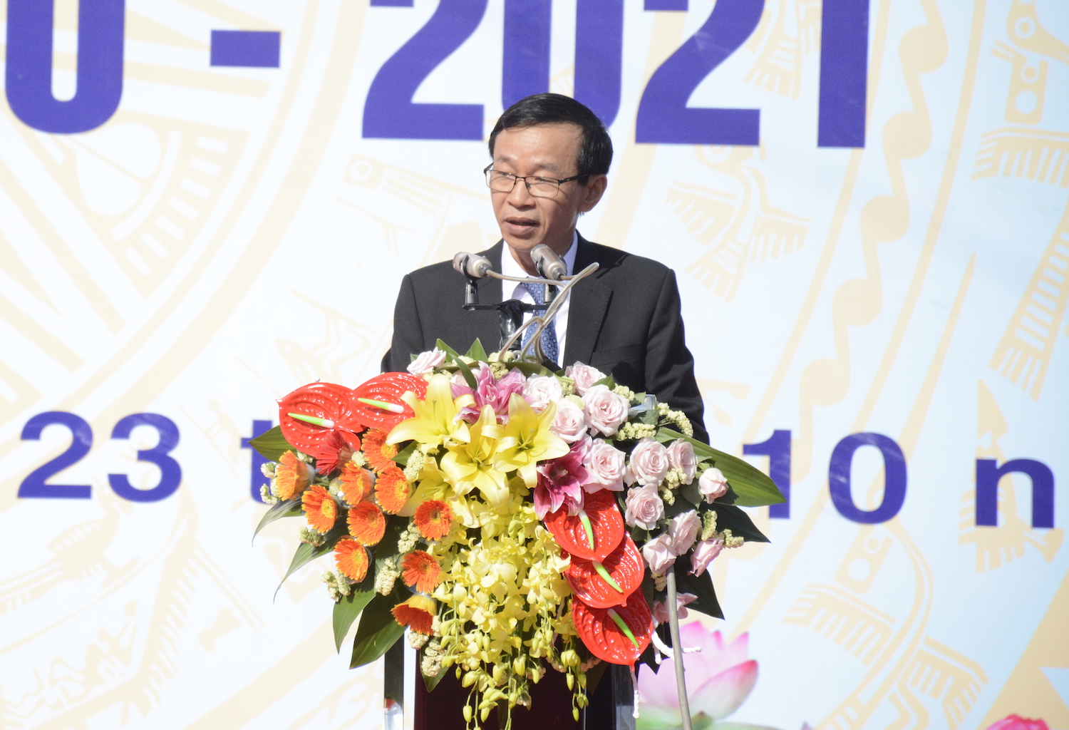 Hiệu trưởng Đại học Sư phạm Hà Nội: Hãy biết sẻ chia để bồi đắp tử tế - 1