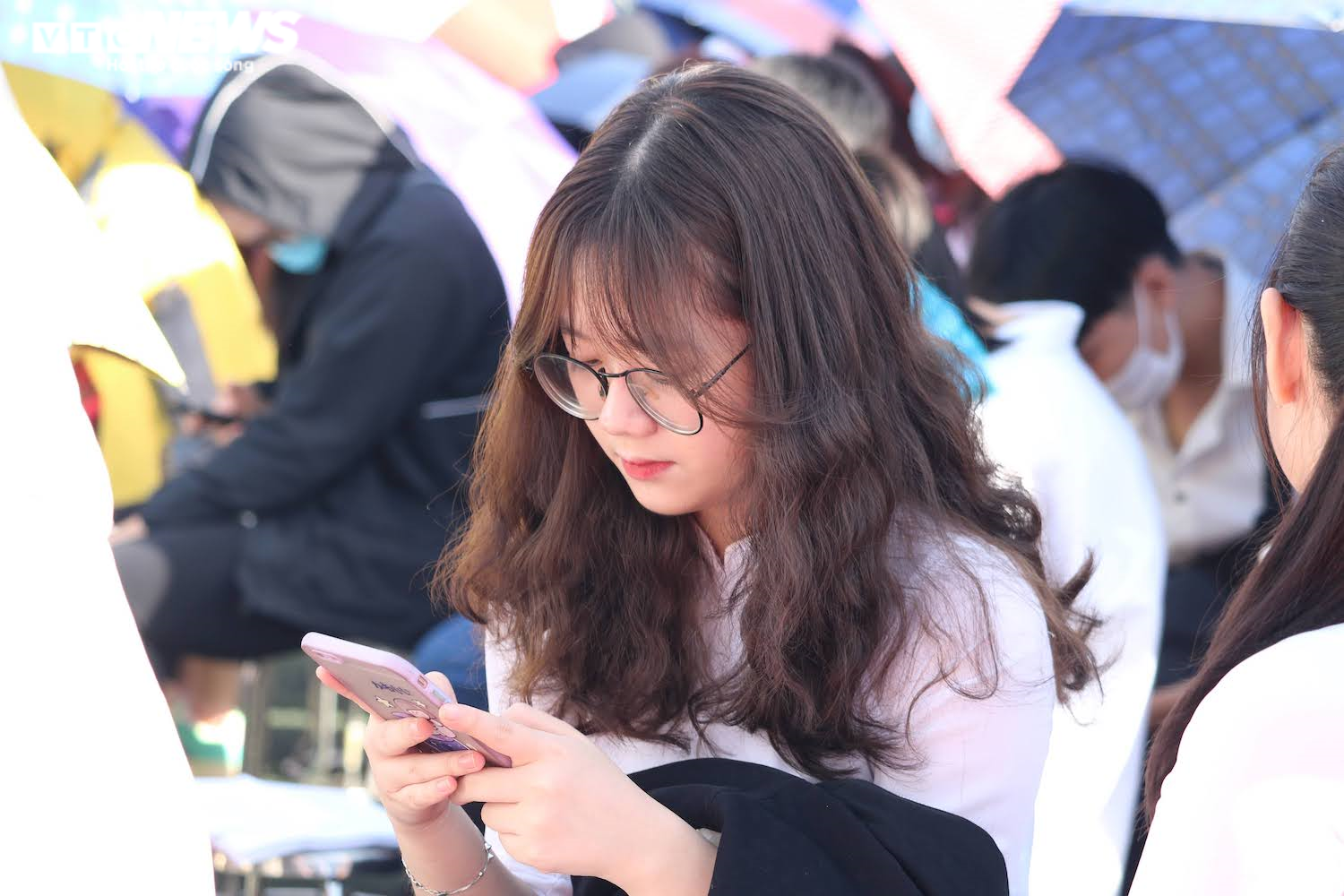 Hút hồn vẻ đẹp nữ sinh Đại học Sư phạm Hà Nội trong tà áo dài ngày khai giảng - 7