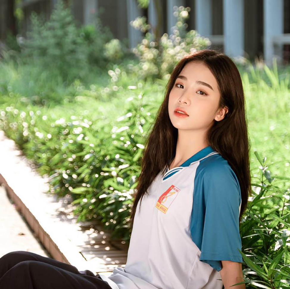 Vẻ đẹp trong veo tựa nắng mai của nữ sinh Hà thành - 1