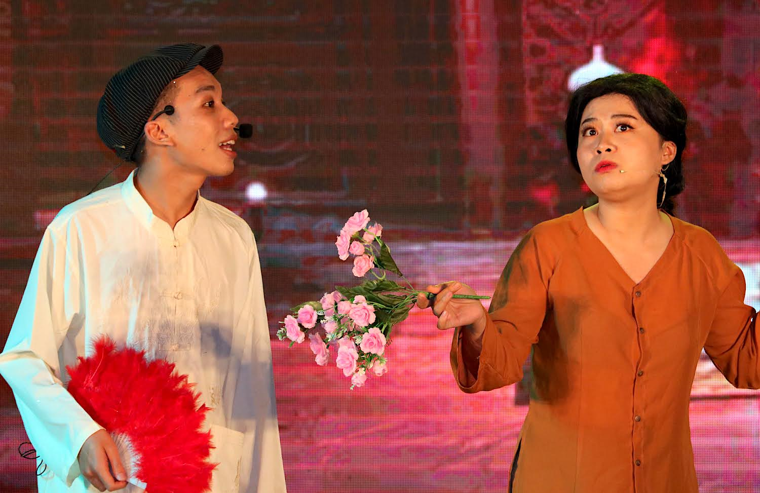 Mãn nhãn đêm nhạc kịch chào tân sinh viên K40 Học viện BC&TT - 5