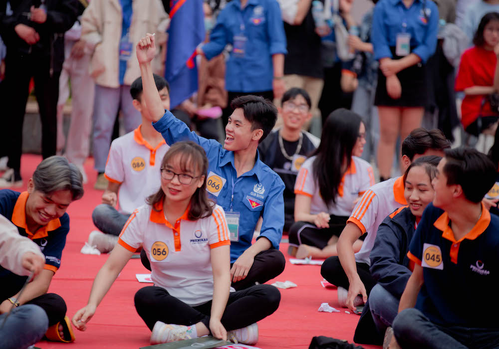 Ảnh: Dàn trai xinh gái đẹp 'quẩy' tưng bừng chào tân sinh viên - 4