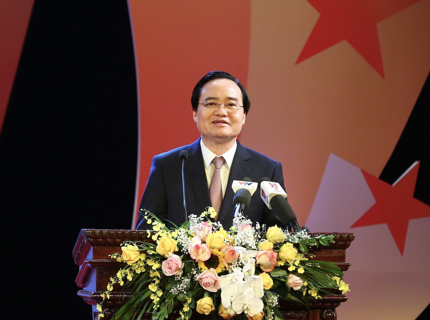 12 thí sinh giành huy chương Olympic quốc tế nhận Huân chương Lao động - 2