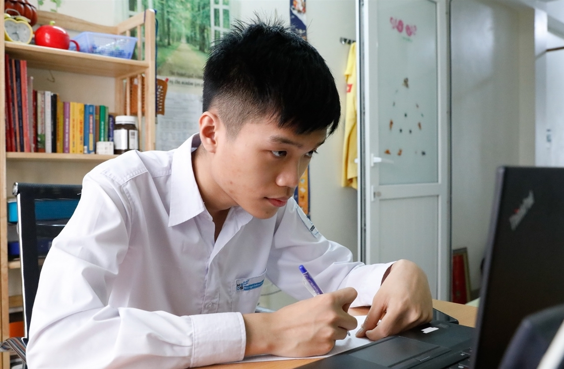 10x sở hữu 3 huy chương Vàng Olympic Tin học nhận Huân chương Lao động hạng Nhất - 2