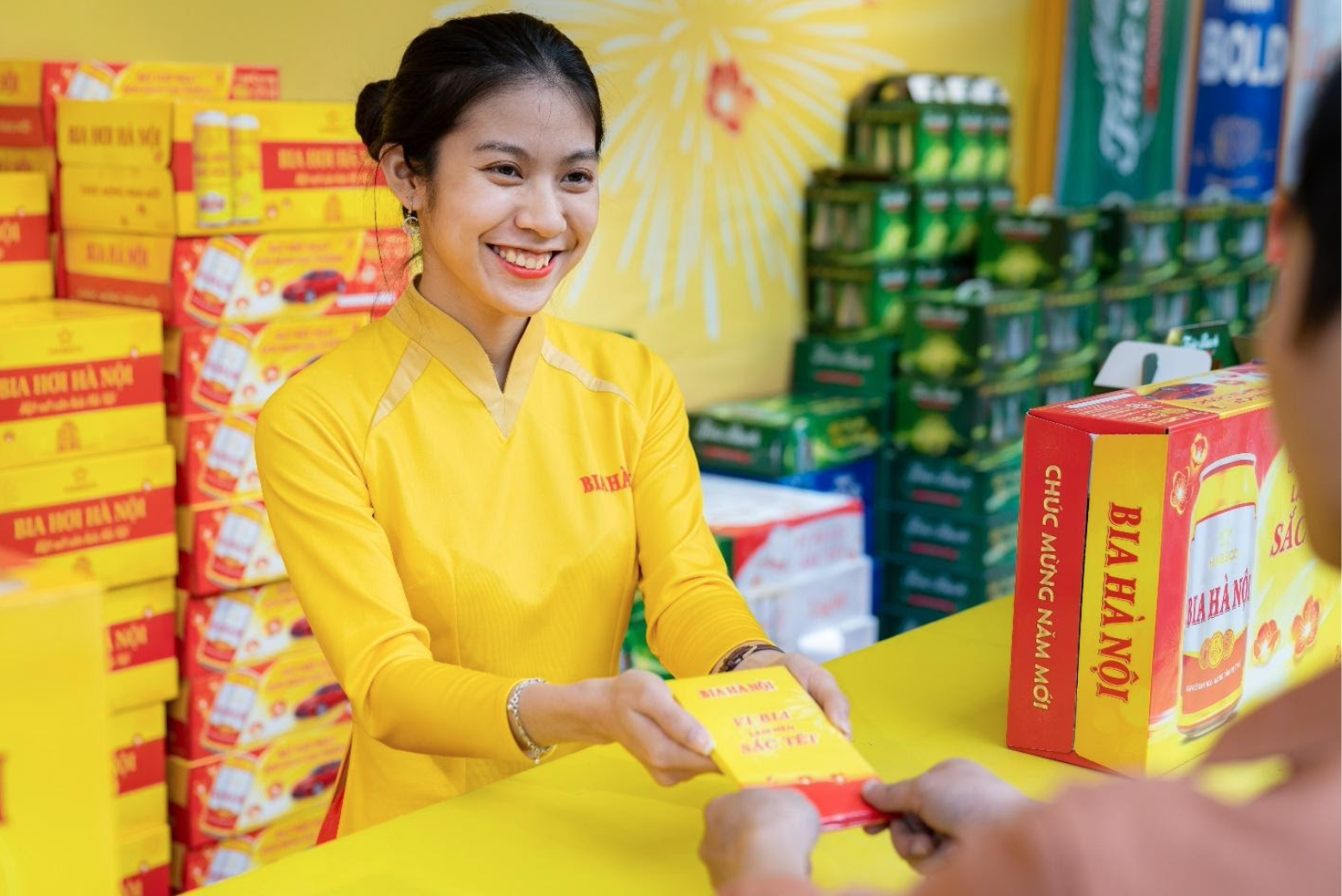 Thấy Bia Hà Nội là thấy Tết - Vị bia làm nên sắc Tết - 4