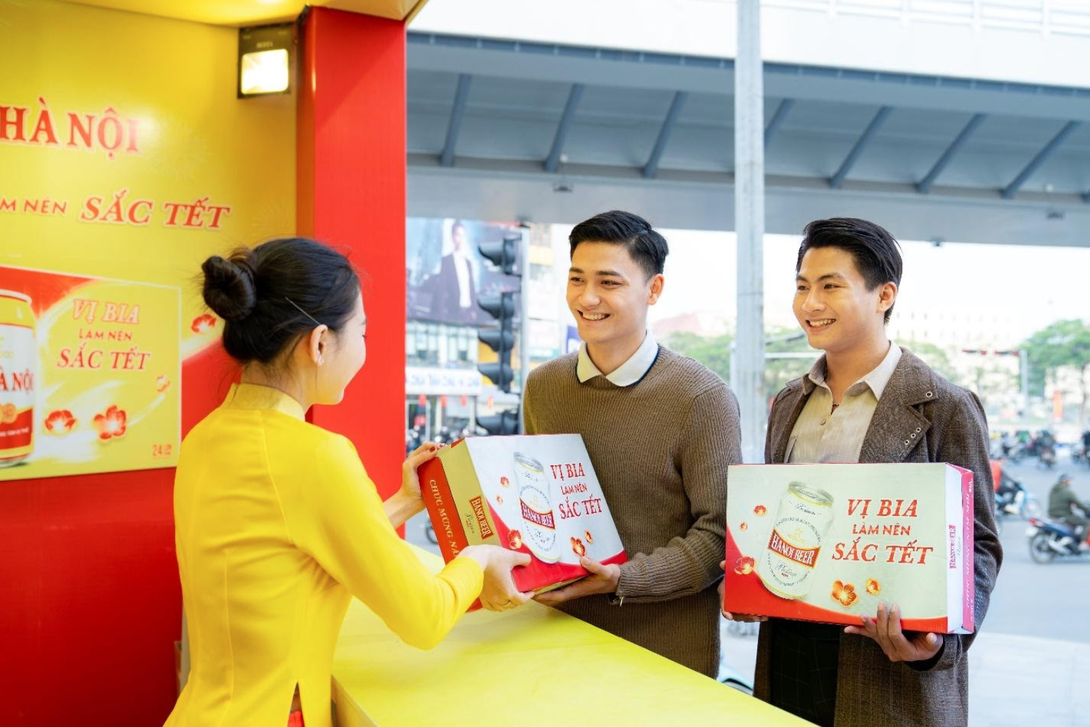 Thấy Bia Hà Nội là thấy Tết - Vị bia làm nên sắc Tết - 5