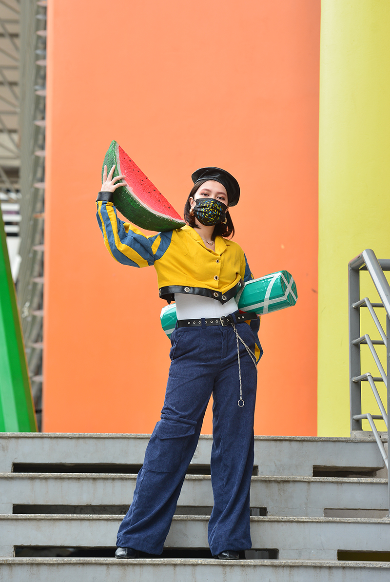 Ảnh: Sinh viên sáng tạo thời trang 'độc lạ' vừa chống dịch, vừa đón Tết - 2