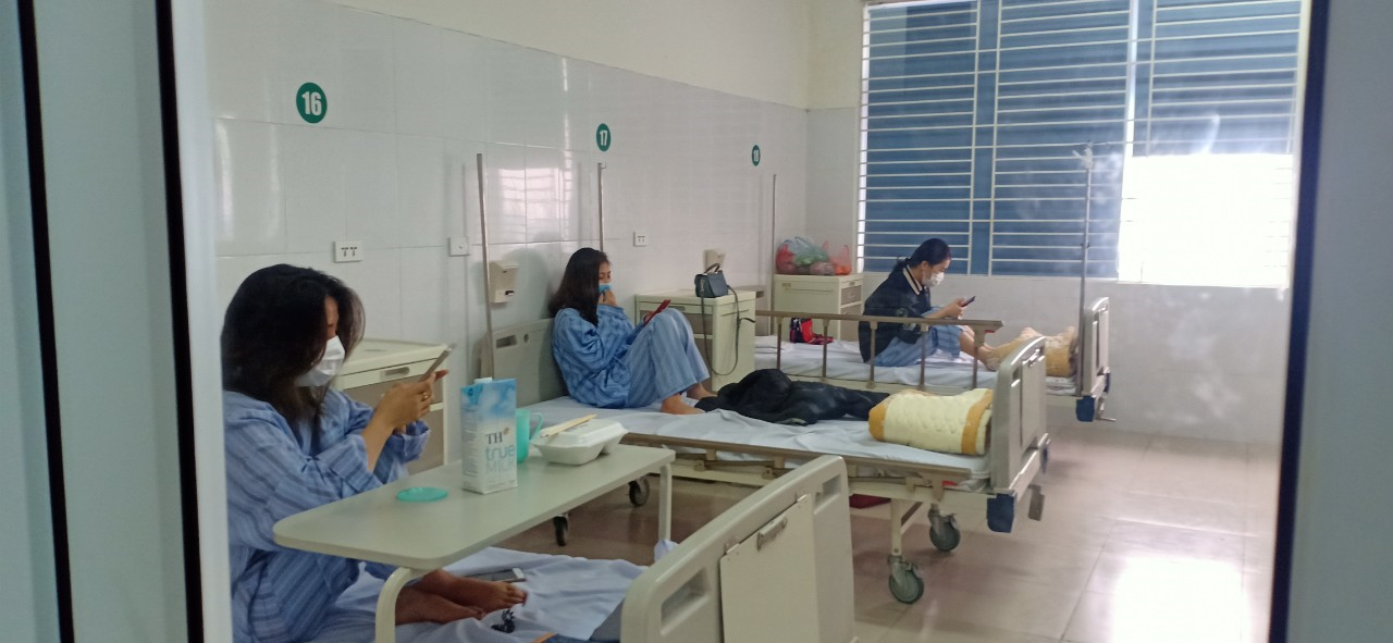 Ảnh: Bên trong nơi điều trị bệnh nhân COVID-19 ở Hà Nội - 8