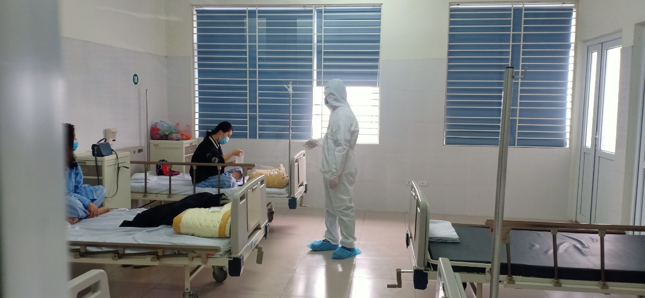 Ảnh: Bên trong nơi điều trị bệnh nhân COVID-19 ở Hà Nội - 6