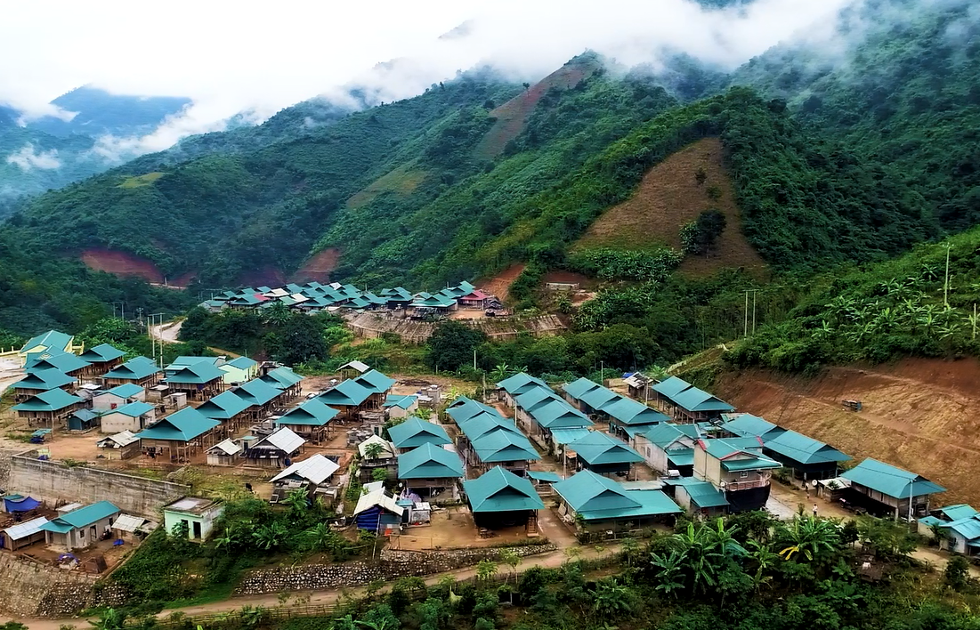 Những bản làng phía Tây ở Thanh Hoá rũ bỏ 'bão trắng', lá ngón để hồi sinh - 1