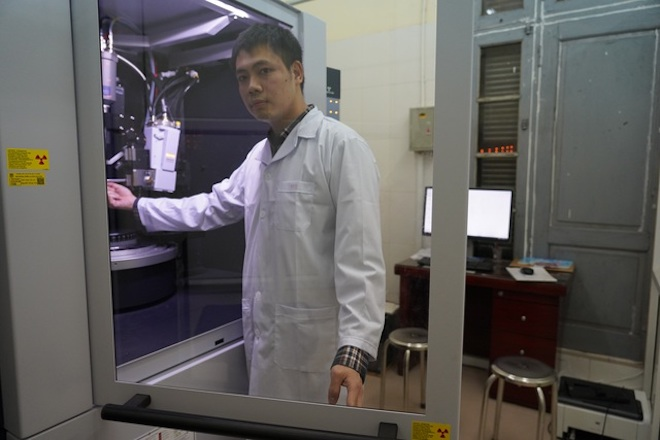 Đam mê chinh phục các phản ứng hoá học của phó giáo sư trẻ nhất Việt Nam 2020 - 2