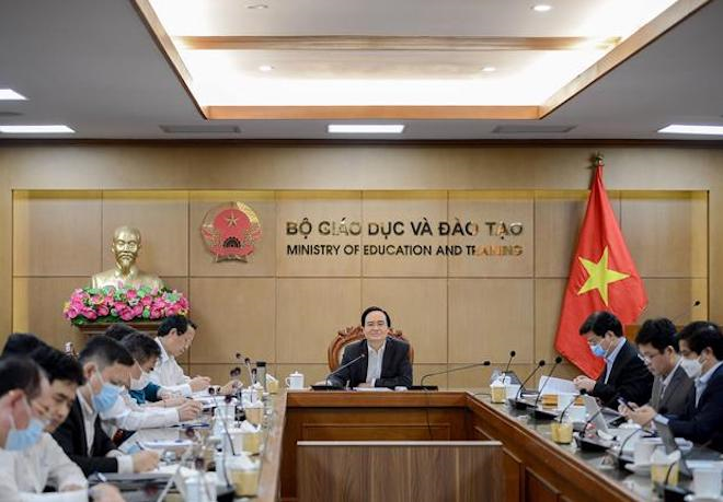 Bộ trưởng GD&ĐT: Giám sát chặt chẽ tập huấn sách giáo khoa lớp 2, lớp 6 - 1