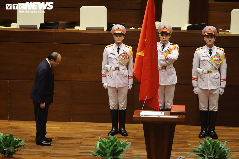 Ảnh: Chủ tịch nước Nguyễn Xuân Phúc tuyên thệ nhậm chức - 1