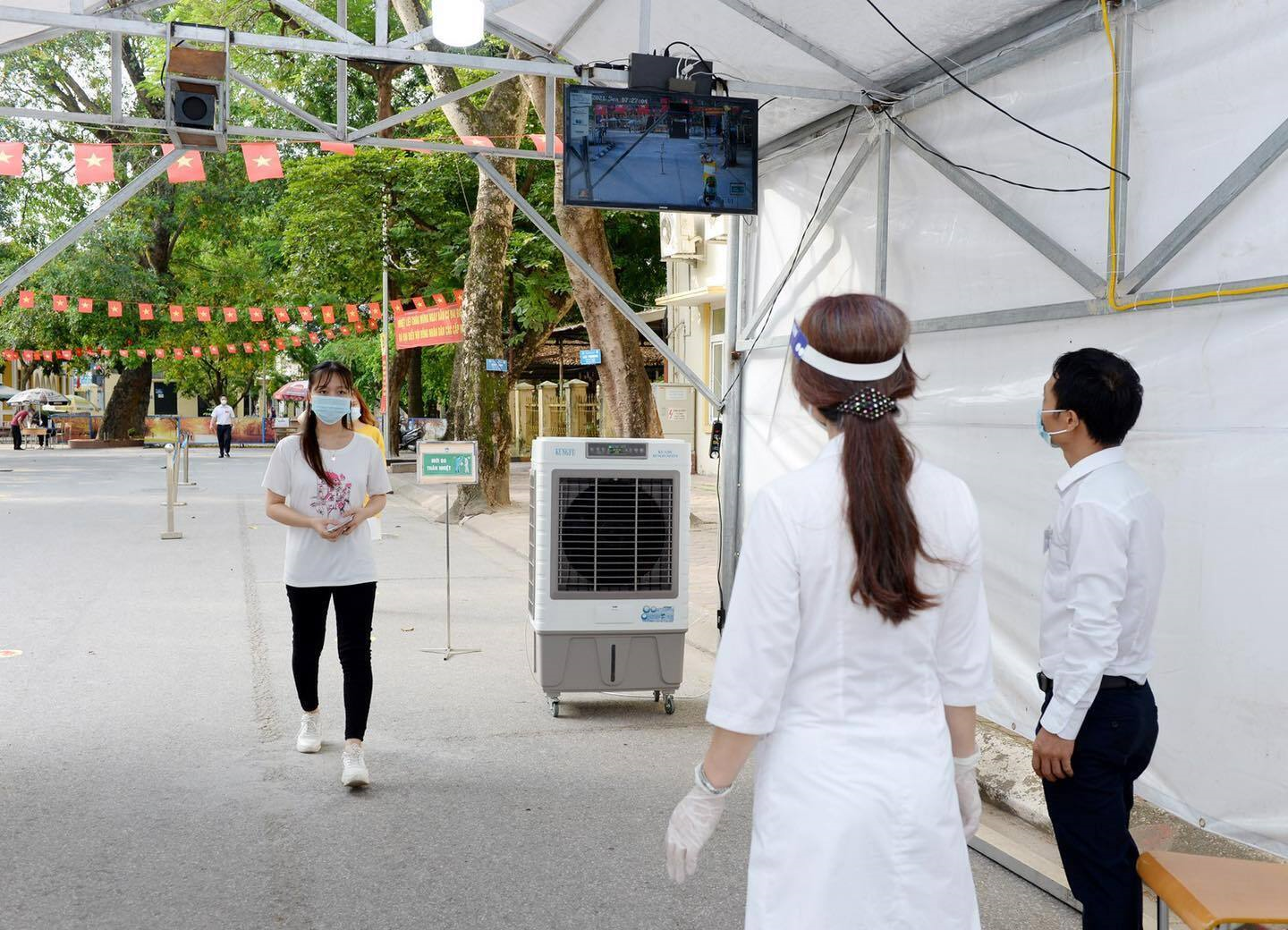 Lần đầu bỏ phiếu của các sinh viên đại học ở Hà Nội - 5