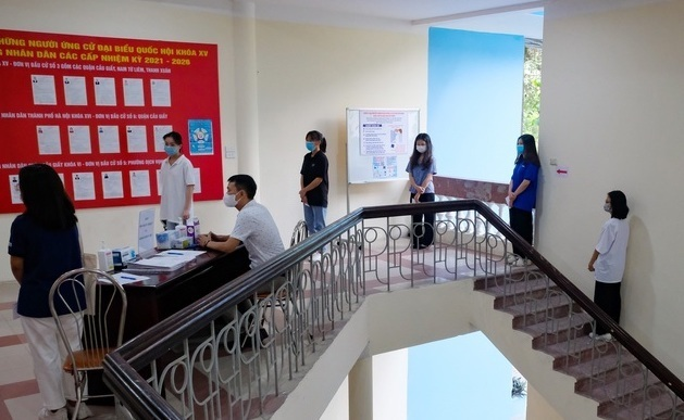 Lần đầu bỏ phiếu của các sinh viên đại học ở Hà Nội - 11