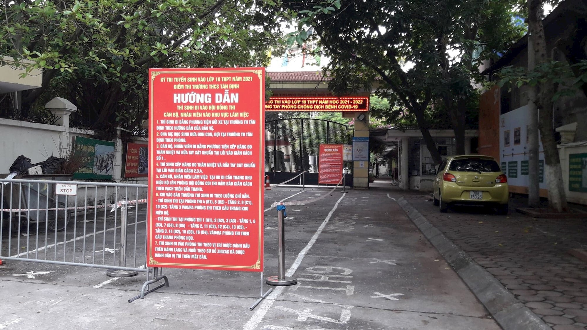 Lần đầu tiên thí sinh thi vào lớp 10 ở Hà Nội làm thủ tục dự thi trực tuyến - 1