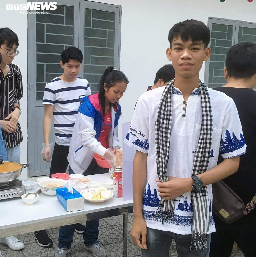 Nam sinh nước ngoài đầu tiên giành học bổng của Đại học Bách khoa Hà Nội - 2