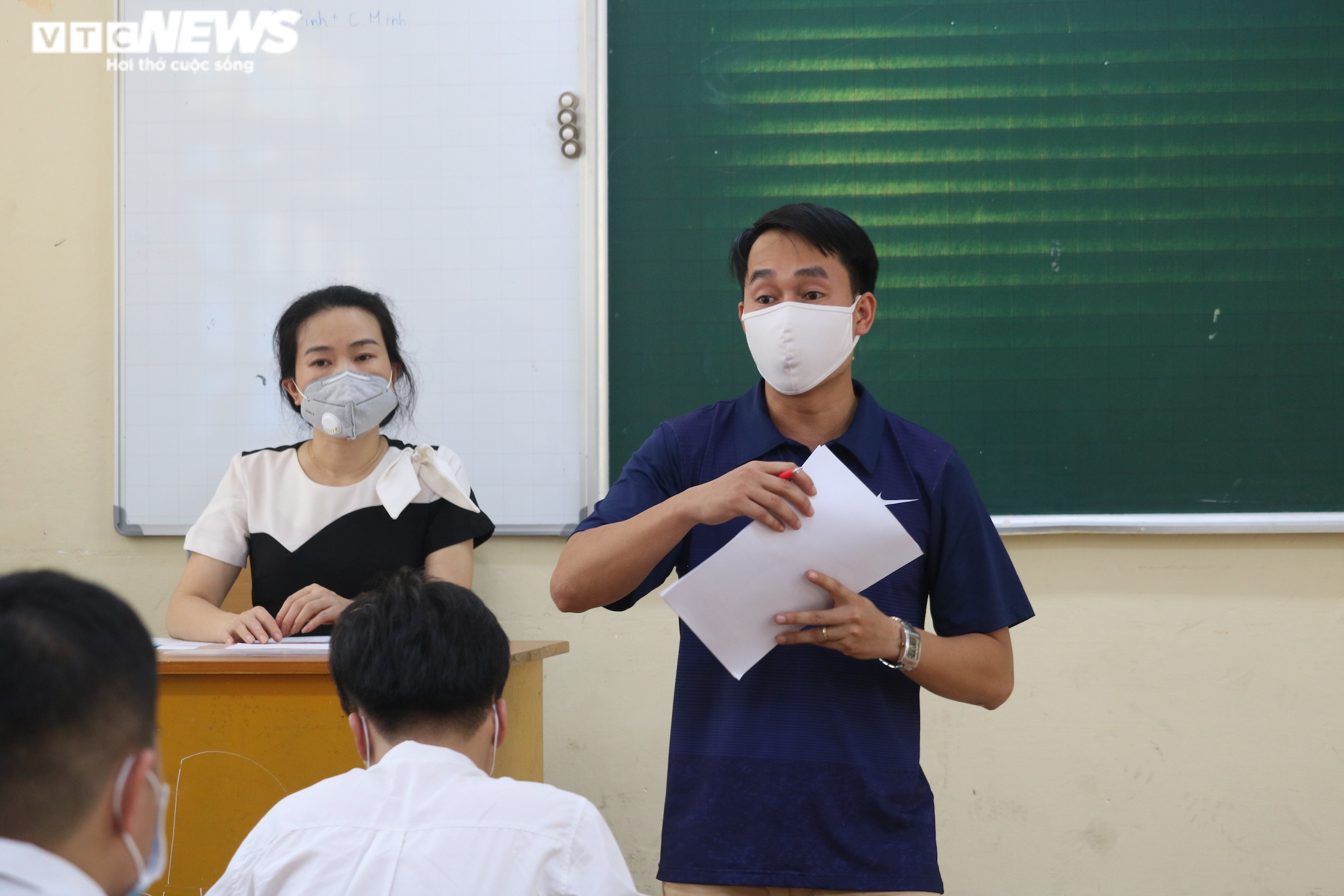 Kiểm tra y tế nghiêm ngặt hơn 1 triệu thí sinh làm thủ tục thi tốt nghiệp THPT - 5