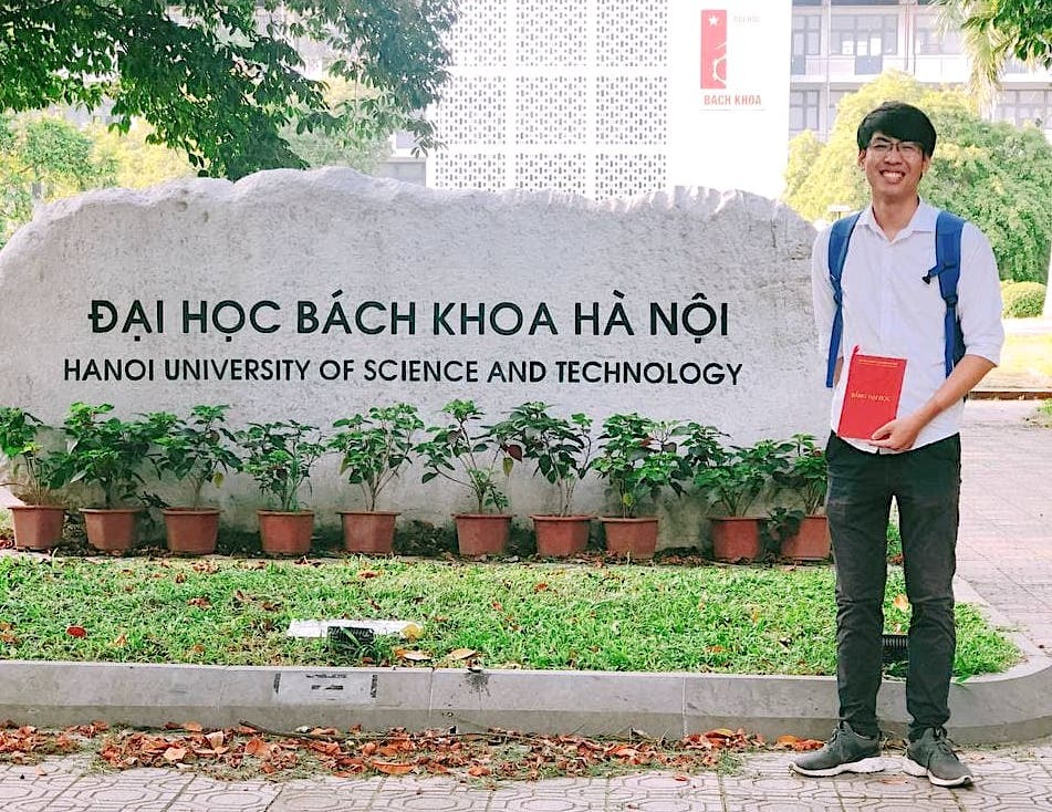 Ba nam sinh cùng tốt nghiệp loại xuất sắc Đại học Bách khoa Hà Nội năm 2021 - 2