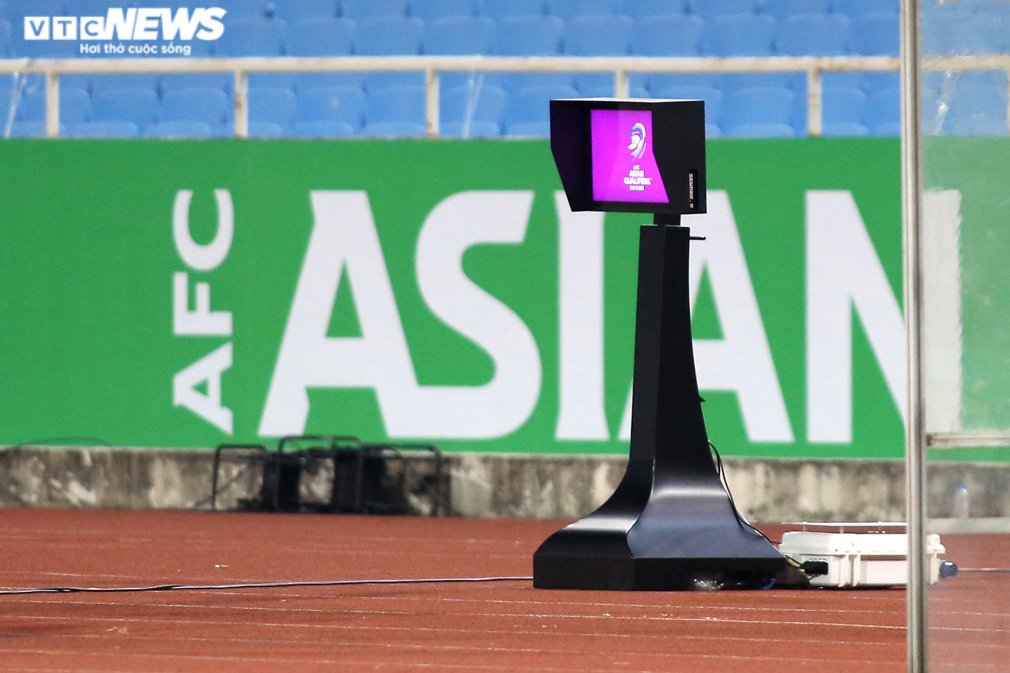 Bùi Tiến Dũng quấn băng tập luyện, chưa chắc ra sân đấu Australia - 11