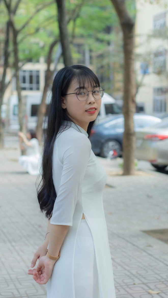 Nữ sinh tốt nghiệp thủ khoa với 44 môn học đạt điểm A và A+ - 1