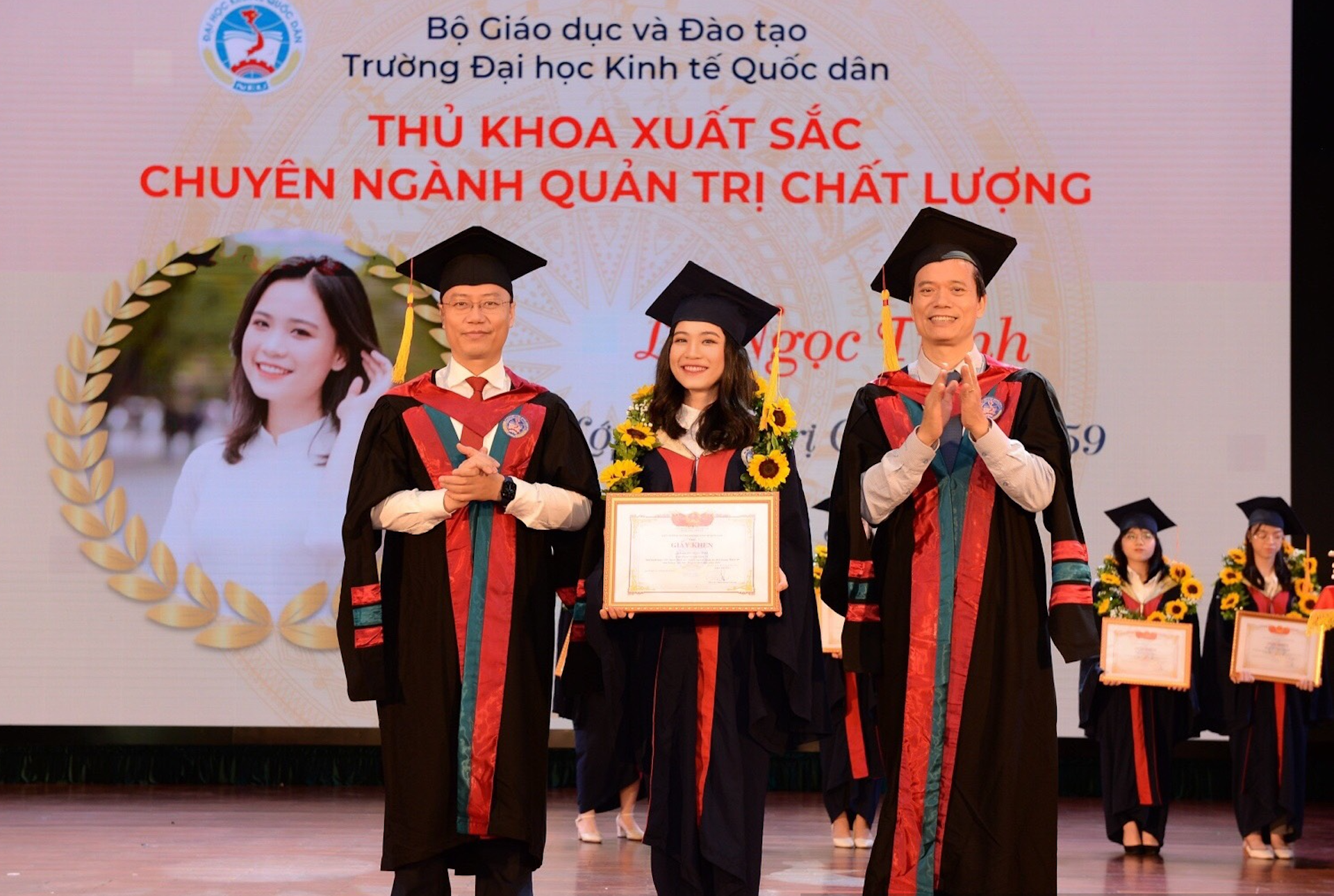 Nữ thủ khoa xinh đẹp của Đại học Kinh tế quốc dân - 1